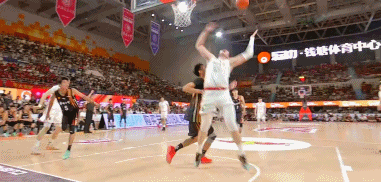 管子煜24分昂萨尔21分李苑鑫17+9北京大学轻取上海交大