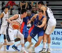 悉尼FC阿克拉费情打败日本樱花队闯关晋级
